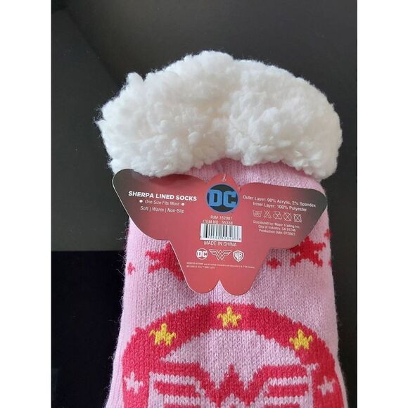 Wonder Woman Sherpa lined socks New/One size - Picture 4 of 5